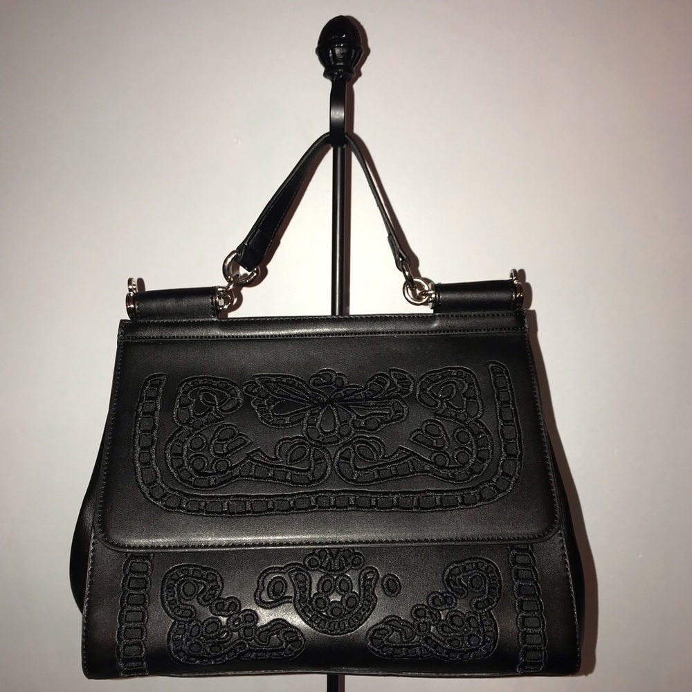 Beautiful Black Handbag - Picture 3 of 8